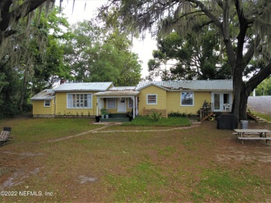 Lake Galilee Home For Sale in Hawthorne Florida