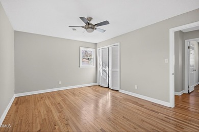 At almost 2,700 sq. ft, this large BEAUTIFULLY REMODELED - photo 24