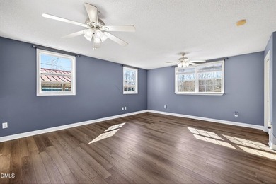 At almost 2,700 sq. ft, this large BEAUTIFULLY REMODELED - photo 28