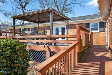 At almost 2,700 sq. ft, this large BEAUTIFULLY REMODELED - photo 31