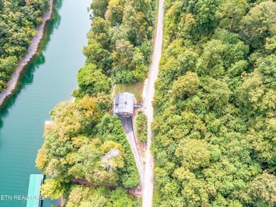 Beautiful Lakefront home on Norris Lake, in hickory Pointe - photo 33
