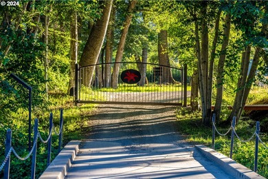 Welcome to Red Lily Vineyards, one of the most acclaimed - photo 36