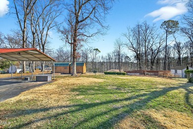 At almost 2,700 sq. ft, this large BEAUTIFULLY REMODELED - photo 39