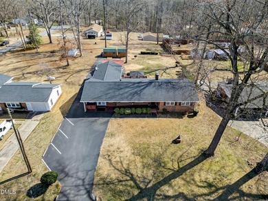 At almost 2,700 sq. ft, this large BEAUTIFULLY REMODELED - photo 41