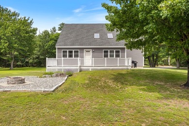 Well maintained 3-bedroom, 2-bath contemporary Cape nestled on - photo 4