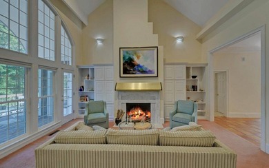 A rare blend of Nantucket charm and Lake Hartwell beauty, this - photo 11