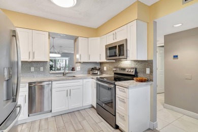 Lake Condo For Sale in Delray Beach, Florida