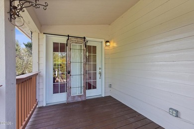 Please take a look at this beautifully maintained 2007 mfg home - photo 32