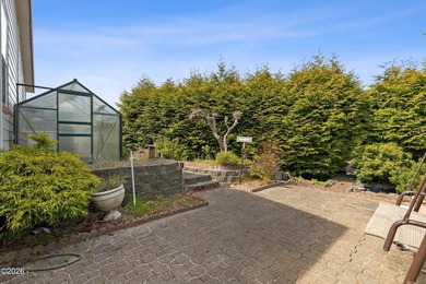 Please take a look at this beautifully maintained 2007 mfg home - photo 36