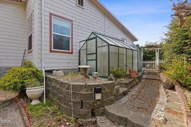 Please take a look at this beautifully maintained 2007 mfg home - photo 37