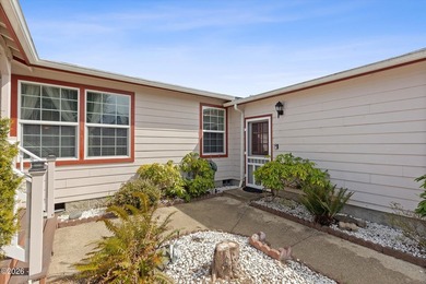 Please take a look at this beautifully maintained 2007 mfg home - photo 39