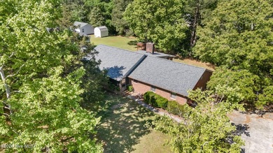 Tucked away on a quiet cul de sac just minutes from downtown New - photo 8