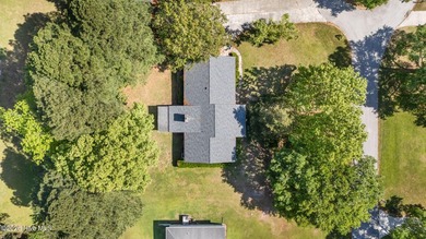 Tucked away on a quiet cul de sac just minutes from downtown New - photo 10