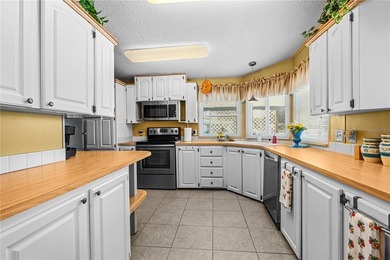 One or more photo(s) has been virtually staged. Florida living - photo 11
