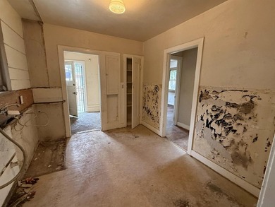 INVESTORS ONLY**3652: WAS a Charming Craftsman...currently - photo 14