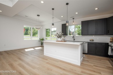 BUILDER OFFERING $10,000 in concessions for buyer expenses or - photo 18