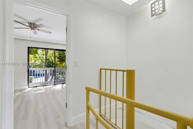Fantastic opportunity to own a beautifully remodeled townhome in - photo 31