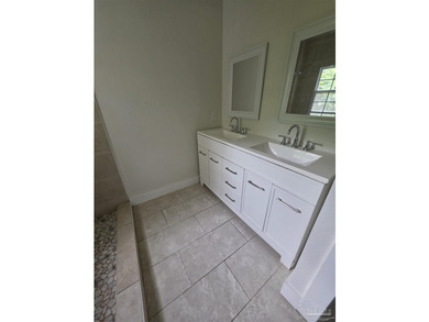 Discover an excellent opportunity for homeowners and investors - photo 8