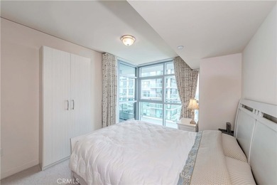 Stunning 15th floor with amazing city lights and mountain views - photo 19