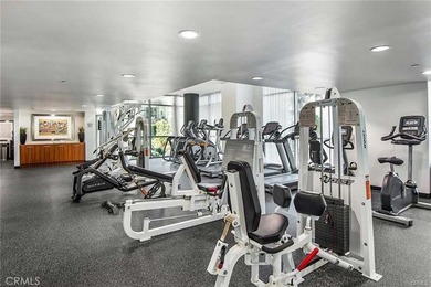 Stunning 15th floor with amazing city lights and mountain views - photo 25
