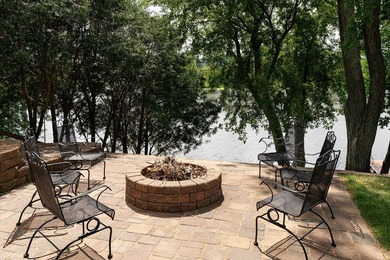 Beautifully maintained waterfront home where pride of ownership - photo 3