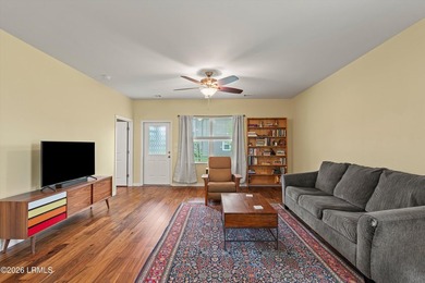 Fantastic, well-kept home on a desirable corner lot! Spacious - photo 13