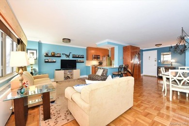 Resort-style living awaits at the luxury WaterEdge Towers! - photo 13