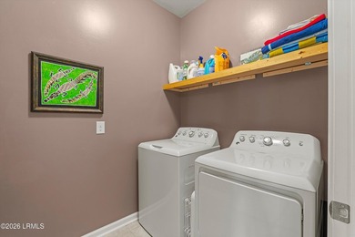 Fantastic, well-kept home on a desirable corner lot! Spacious - photo 14