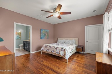 Fantastic, well-kept home on a desirable corner lot! Spacious - photo 15