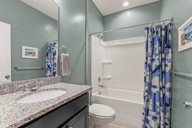 Fantastic, well-kept home on a desirable corner lot! Spacious - photo 23