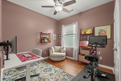 Fantastic, well-kept home on a desirable corner lot! Spacious - photo 24