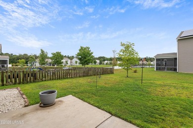 Fantastic, well-kept home on a desirable corner lot! Spacious - photo 28