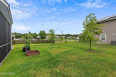 Fantastic, well-kept home on a desirable corner lot! Spacious - photo 32