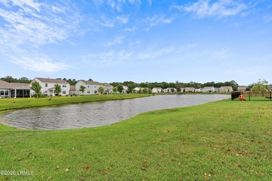 Fantastic, well-kept home on a desirable corner lot! Spacious - photo 33