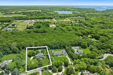 Surrounded by distinguished estate-like properties, this - photo 2