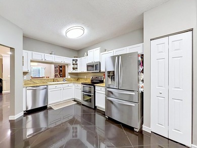 Beautifully updated 3-bedroom, 2.5-bath partial lake view - photo 12
