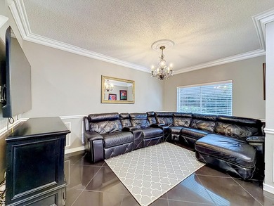 Beautifully updated 3-bedroom, 2.5-bath partial lake view - photo 17