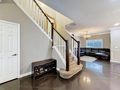 Beautifully updated 3-bedroom, 2.5-bath partial lake view - photo 21