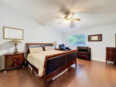 Beautifully updated 3-bedroom, 2.5-bath partial lake view - photo 25