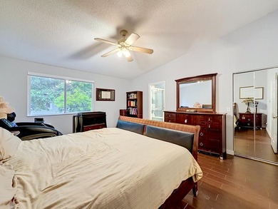 Beautifully updated 3-bedroom, 2.5-bath partial lake view - photo 26