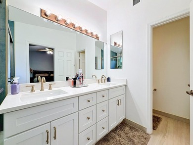 Beautifully updated 3-bedroom, 2.5-bath partial lake view - photo 33