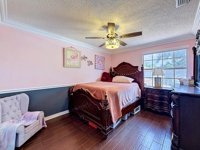 Beautifully updated 3-bedroom, 2.5-bath partial lake view - photo 35