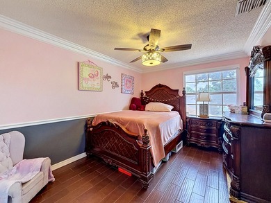 Beautifully updated 3-bedroom, 2.5-bath partial lake view - photo 36