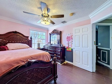 Beautifully updated 3-bedroom, 2.5-bath partial lake view - photo 37