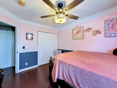 Beautifully updated 3-bedroom, 2.5-bath partial lake view - photo 38