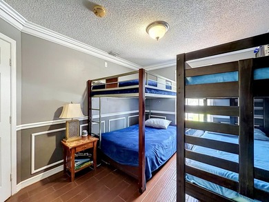 Beautifully updated 3-bedroom, 2.5-bath partial lake view - photo 42