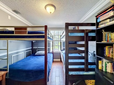 Beautifully updated 3-bedroom, 2.5-bath partial lake view - photo 43