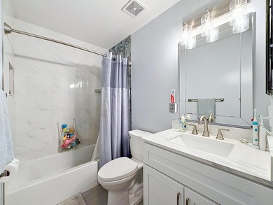 Beautifully updated 3-bedroom, 2.5-bath partial lake view - photo 45