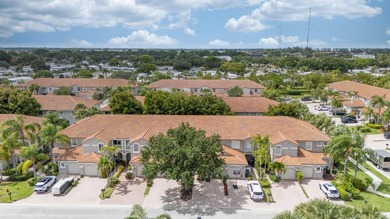 Beautifully updated 3-bedroom, 2.5-bath partial lake view - photo 49