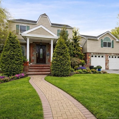 (private lake, pond, coastal) Home For Sale in Bayside New York